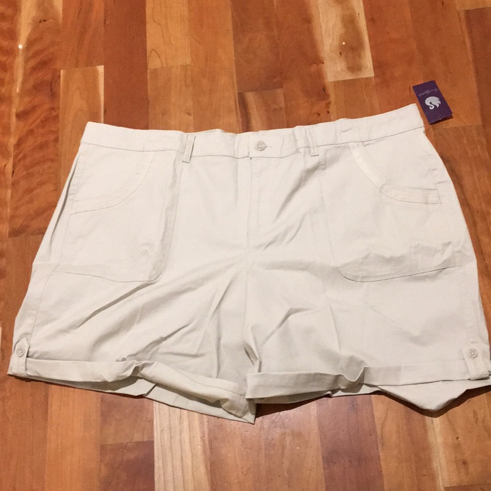 NWT Gloria Vanderbilt Stretch Khaki Shorts 24W - Picture 1 of 6